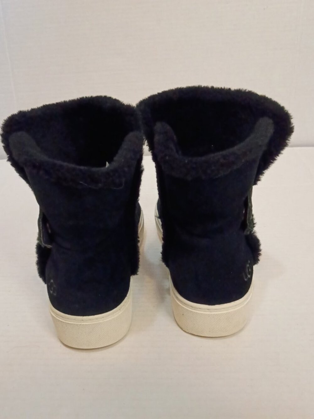 UGG Priya Plush Black Suede Ankle Sneaker Boots Women's Size 7.5 - Picture 4 of 8